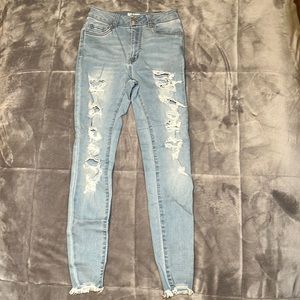 Ripped skinny jeans